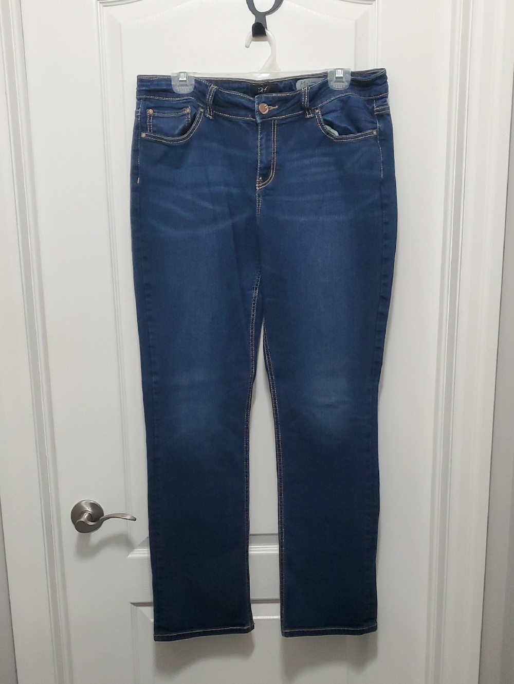 Denver Hayes Straight-Leg Jeans in Dark Blue Wash